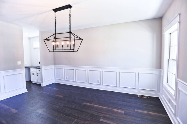 Building Photo - 851 Jersey Dr