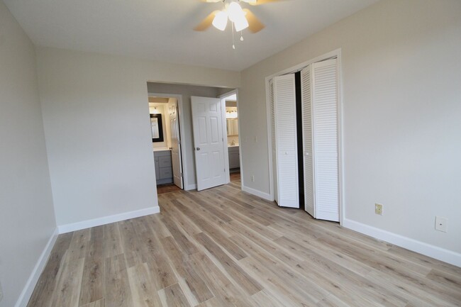 Building Photo - 1018 Blue Ridge Dr