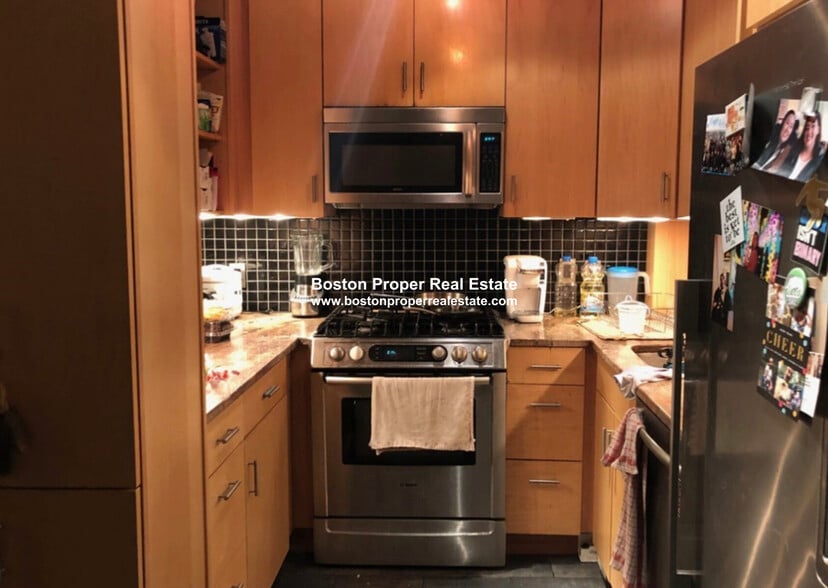 Building Photo - 45 Hemenway St