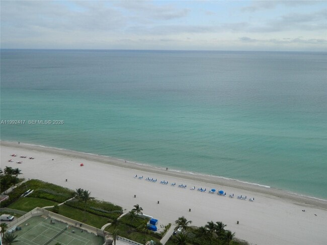 Building Photo - 17555 Collins Ave