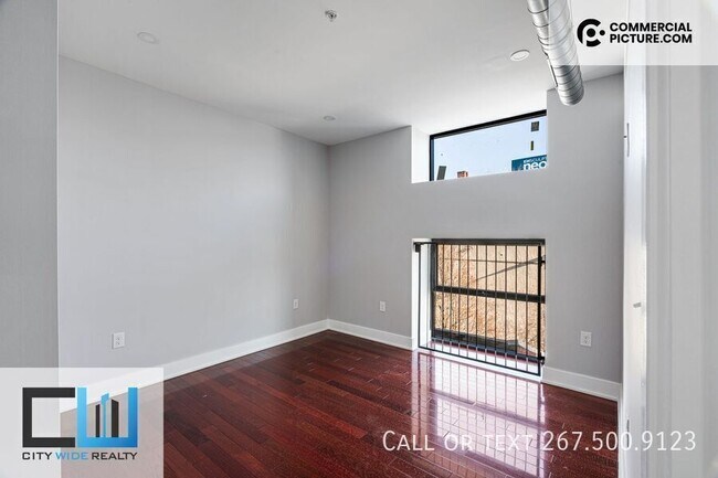 Building Photo - 929 Marlborough St