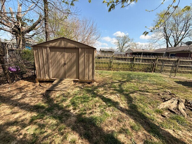 Building Photo - HOME IN BULLITT COUNTY-Hillview