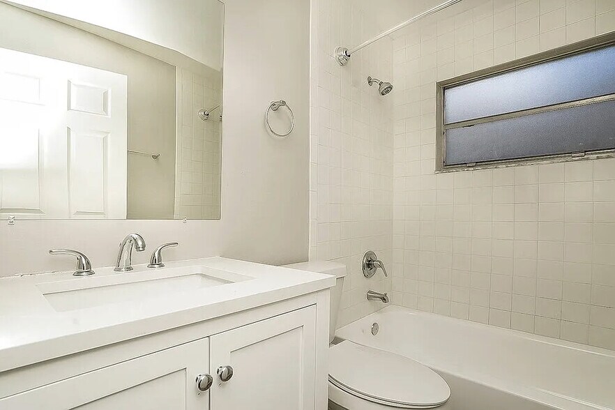 Building Photo - 1307 Sweet Gum Dr