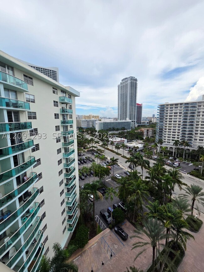 Building Photo - 3801 S Ocean Dr