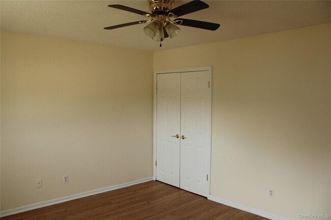 Building Photo - 1 Fishkill Glen Dr