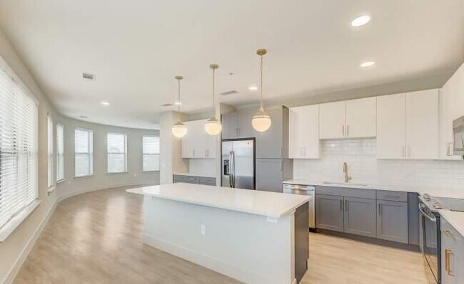 Building Photo - 2 bedroom in Dallas TX 75208