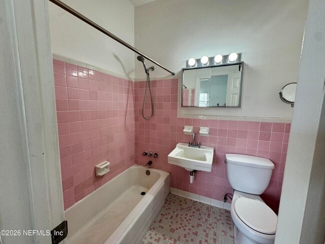 Building Photo - 1250 Dancy St