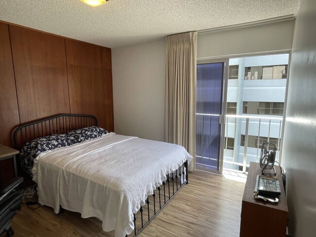 Building Photo - 2 Bed 2 Bath Fully Furnished Unit Central ...