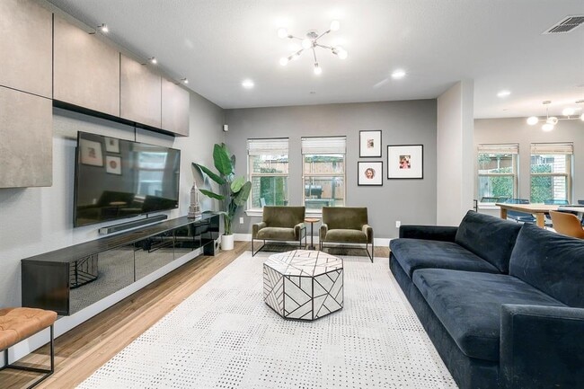 Building Photo - 12914 Leatherback Ln