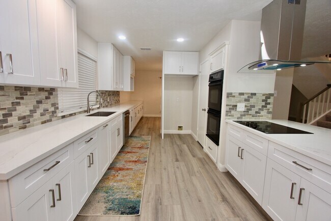 Primary Photo - 3015 Green Fields Dr