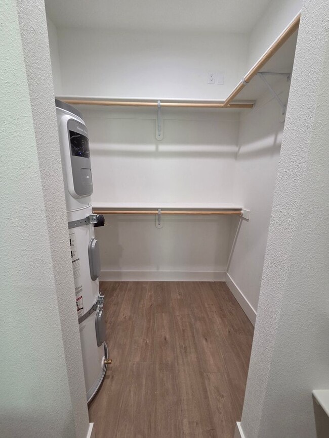 Building Photo - Brand New Build on Old Alturas - ALL Electric with City of Redding Solar!