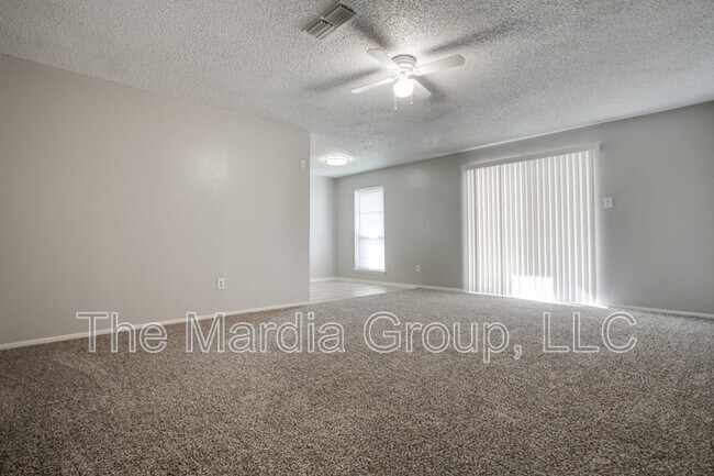 Building Photo - 1433 Virgie Joe Dr