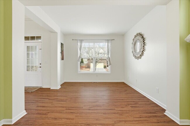 Building Photo - "Spacious 5-Bed Retreat with Wet Bar, Movie Room & Finished Basement in Kennesaw!"