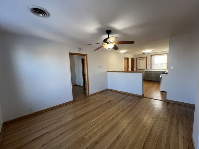 Building Photo - 4008 N Leclaire Ave