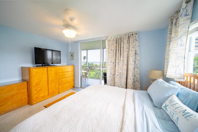 Building Photo - 3600 N Ocean Dr