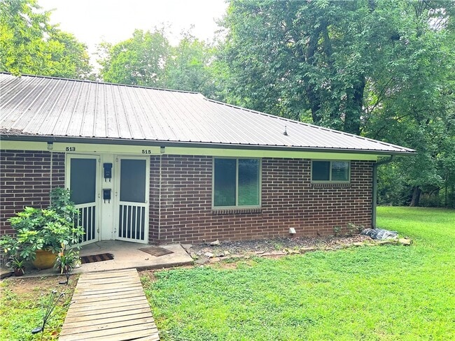 Building Photo - 515 Fallin Ave