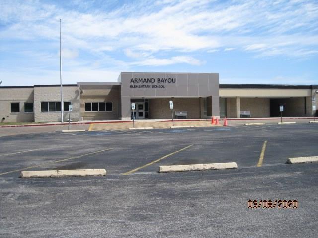 Building Photo - 16011 Hickory Knoll Dr