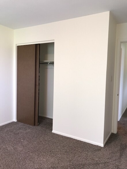 2nd bdrm closet - 403 County Line Rd