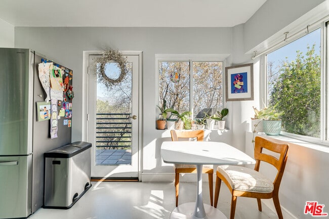 Building Photo - 467 Canyon Vista Dr