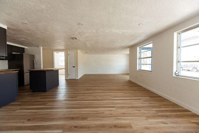Building Photo - 3530 Umber Rd