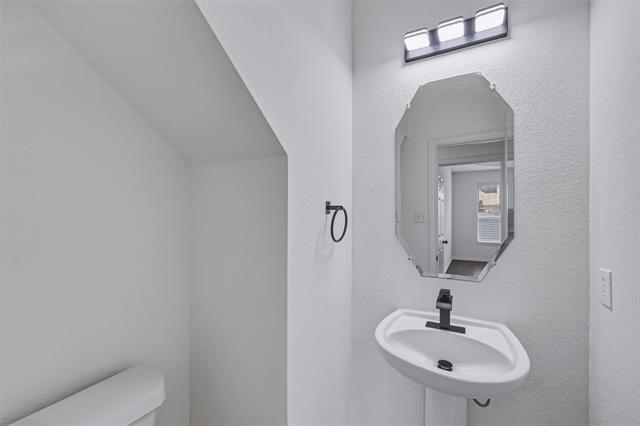 Building Photo - 1706 Clear Springs Dr