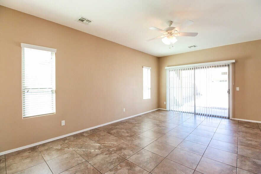 Building Photo - 7826 S 50th Dr