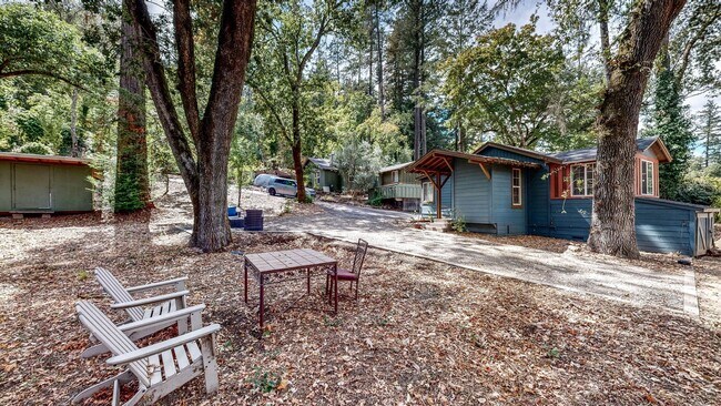 Building Photo - 1250 Bentley Dr