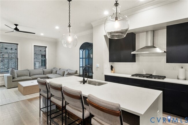 Building Photo - 441 W 7th St