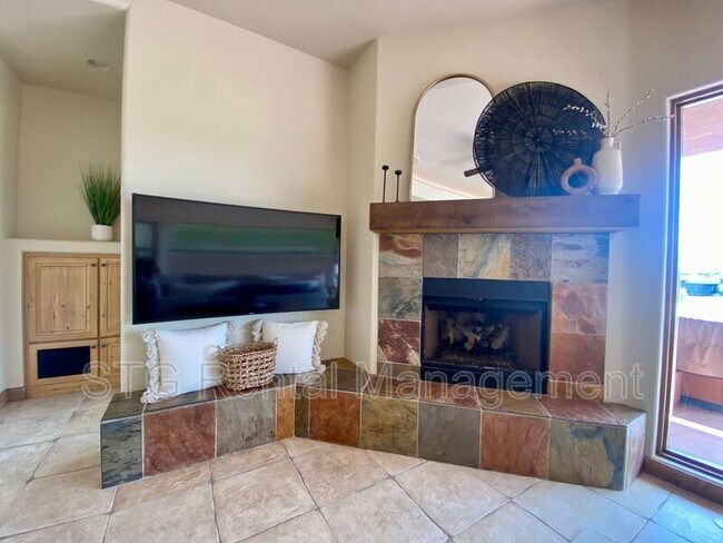 Building Photo - 2336 2336 W Entrada Trail