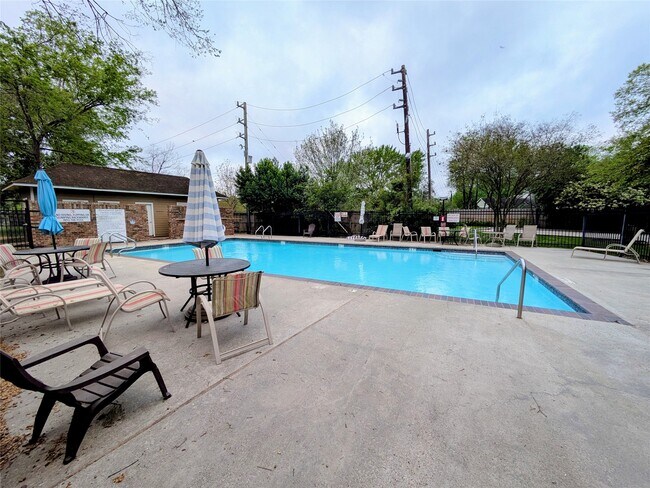 Building Photo - 9222 Symphonic Ln