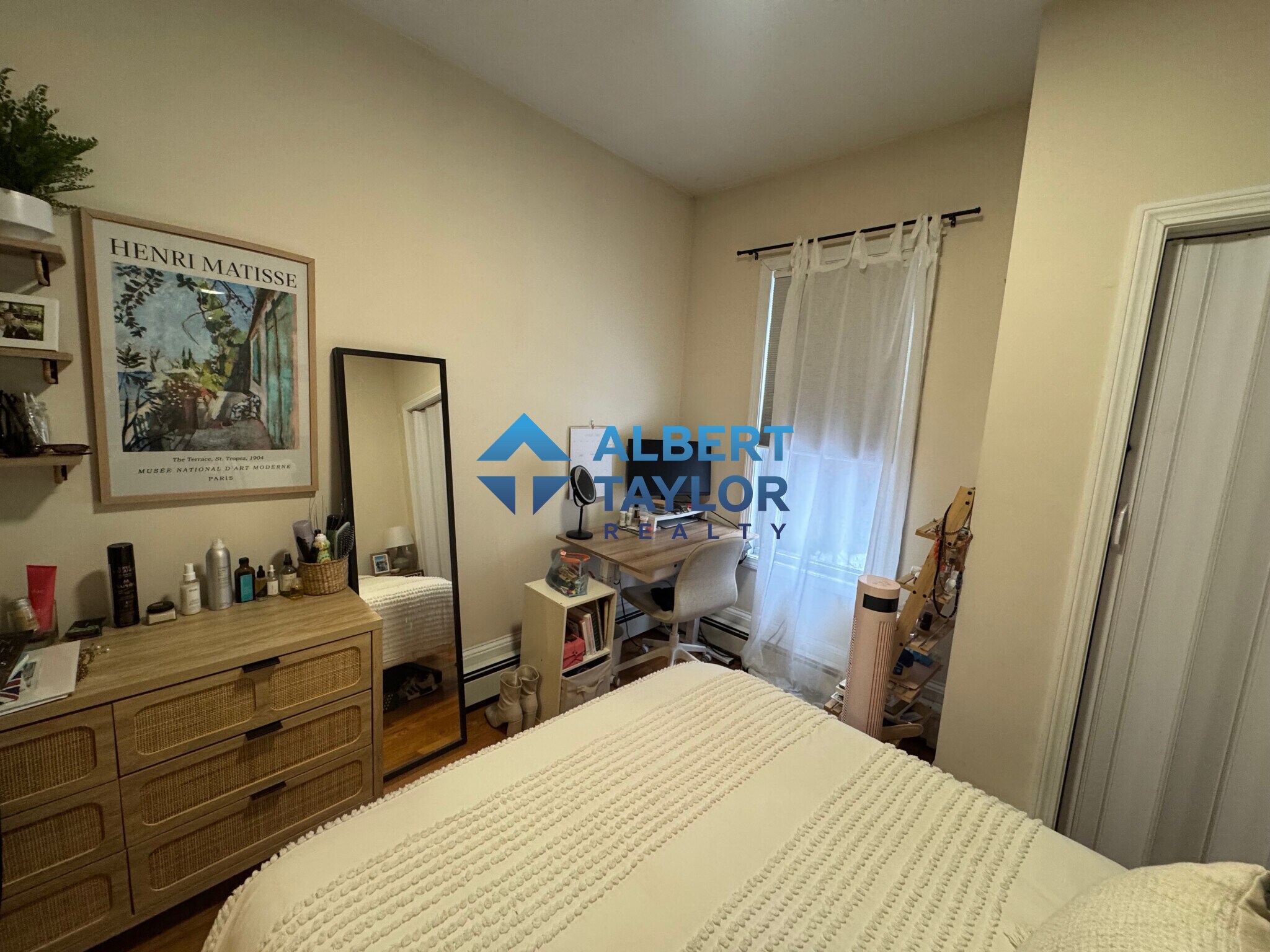 Building Photo - 58 Medford St