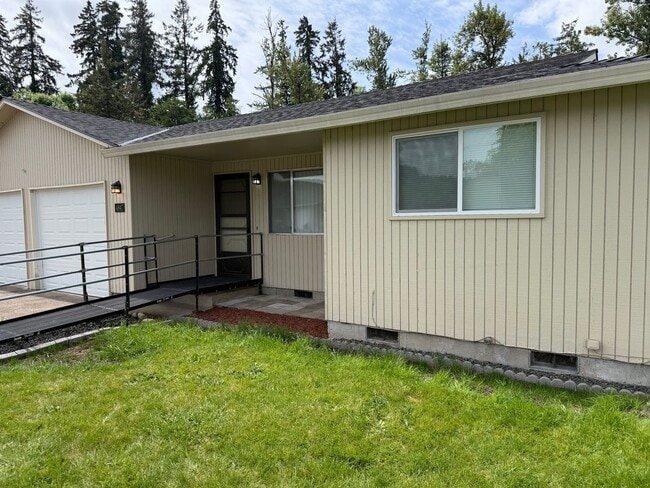 Building Photo - Updated single level 2 bed/1 bath duplex in Thurston!