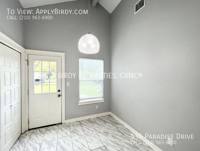 Building Photo - *3 Bed, 2 Bath Home Located Next to Canyon...