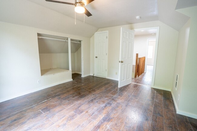 Building Photo - 112 N Delaware Pl