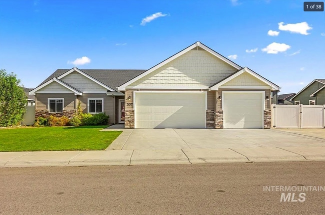 Building Photo - 337 Orchid Ave