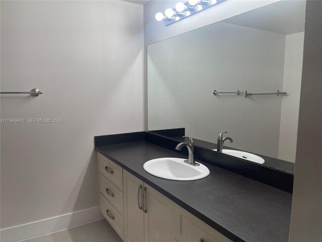 Building Photo - 160 SW 117th Terrace