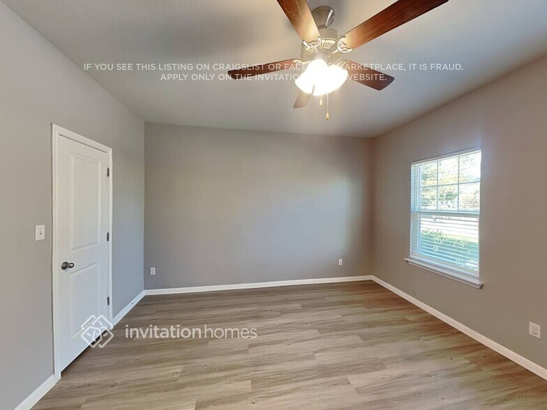 Building Photo - 1041 Esplanade Pkwy