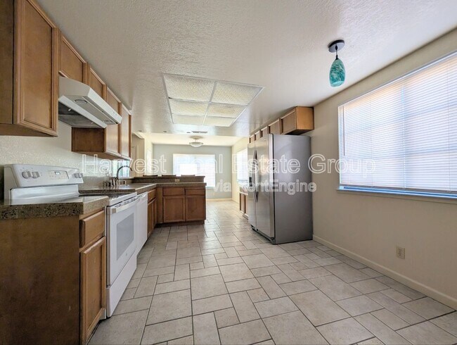 Building Photo - 4014 Penny Terrace