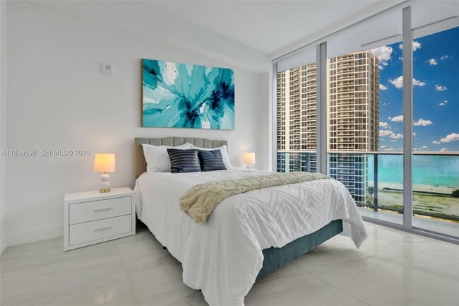 Building Photo - 17550 Collins Ave