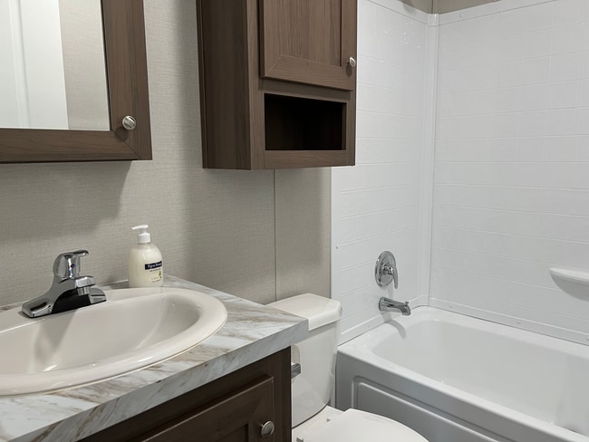 Building Photo - 2326 Catalpa St