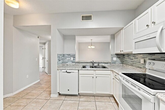 Building Photo - 6421 Cypressdale Dr