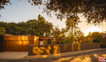 Building Photo - 541 Suncourt Terrace