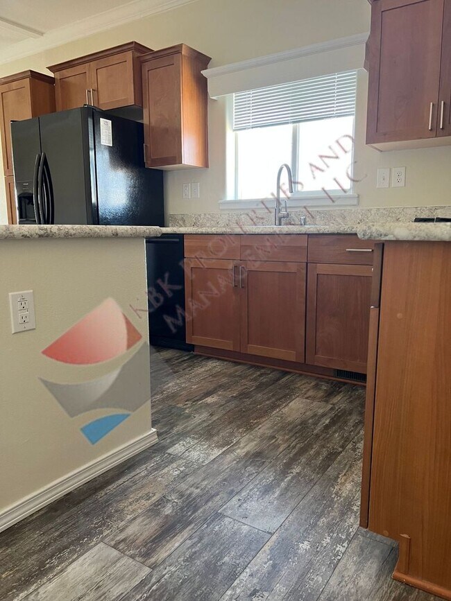 Building Photo - HCB-1116 & 1118 Alamosa Avenue