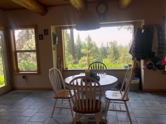 Dining area - 1133 Showalter Rd