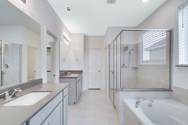 Building Photo - 17629 Shafer Dr