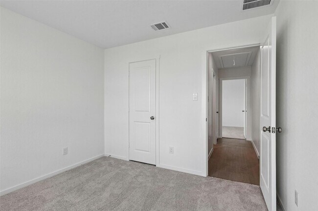 Building Photo - 3188 Dispatch Dr