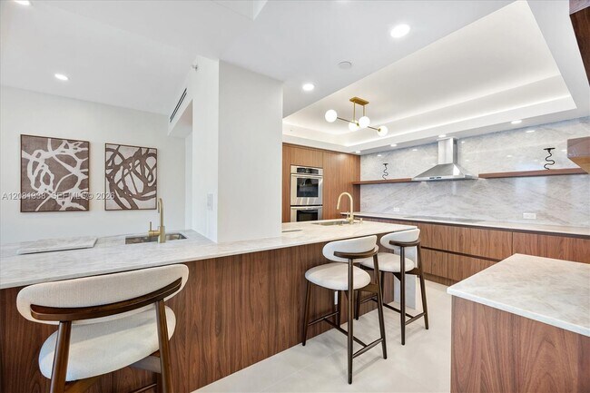 Building Photo - 19355 Turnberry Way