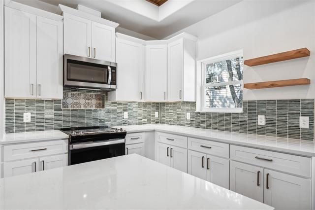 Building Photo - 5718 Barkridge Dr