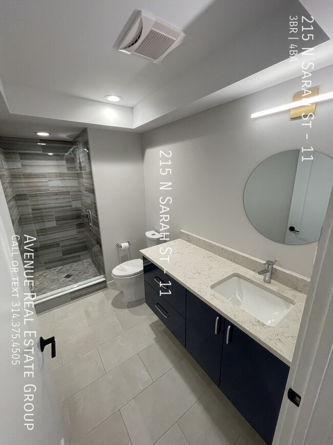 Building Photo - 215 N Sarah St