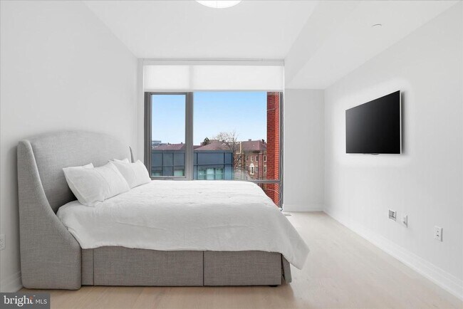 Building Photo - 1201 N Royal St